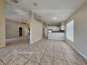 5422 Twin Creeks Dr in Valrico, FL - Building Photo - Building Photo