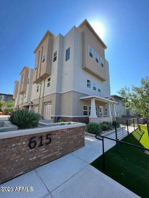 property at 615 N 6th Ave