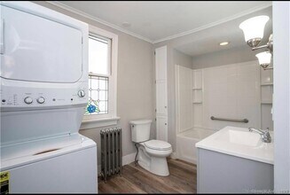 50 House St in Glastonbury, CT - Building Photo - Building Photo