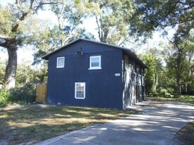 2823 Moncrief Rd in Jacksonville, FL - Building Photo