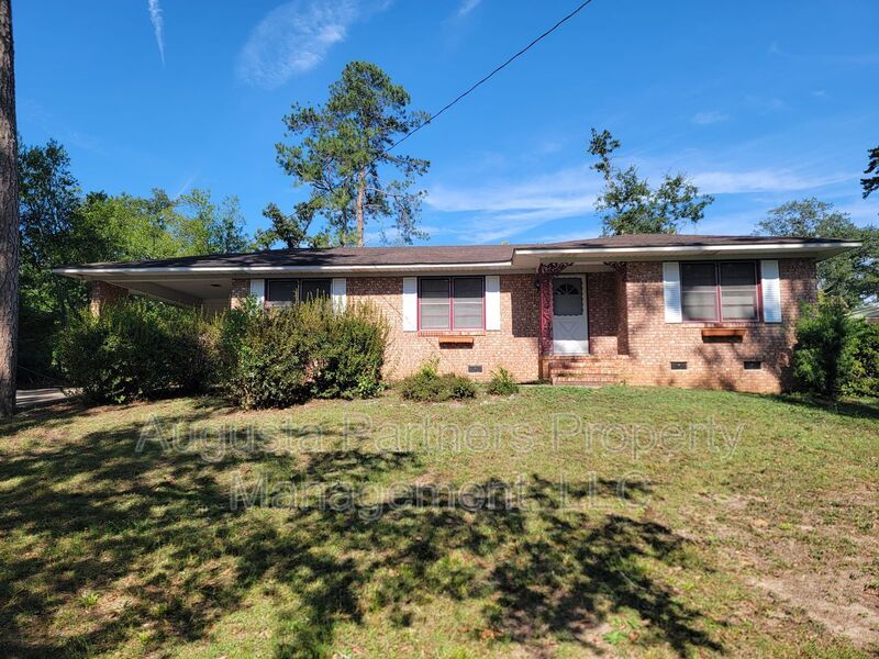 1125 Crestview Dr in North Augusta, SC - Building Photo