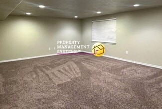 720 S Clearwater Falls Dr in Layton, UT - Building Photo - Building Photo