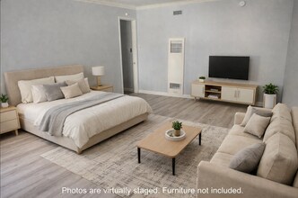 4449 Kensington Rd in Los Angeles, CA - Building Photo - Building Photo