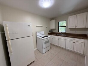 423 53rd St, Unit D in West Palm Beach, FL - Building Photo - Building Photo