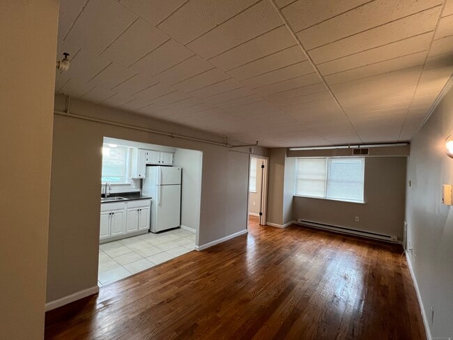 330 Blake St in New Haven, CT - Building Photo - Building Photo