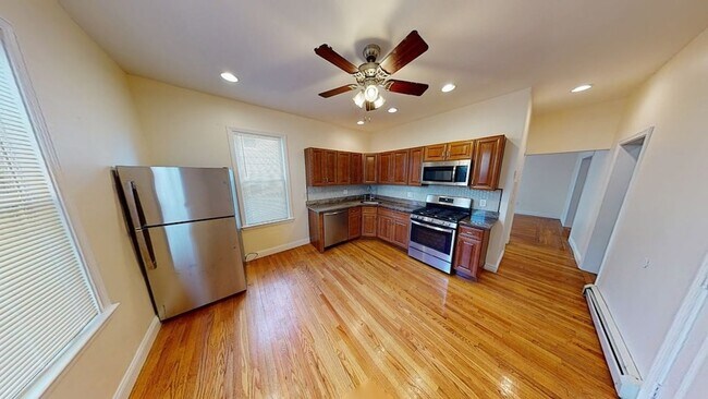 55 Hazleton St, Unit 2 in Boston, MA - Foto de edificio - Building Photo