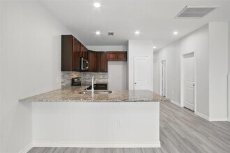 16884 Kempwood in Montgomery, TX - Building Photo - Building Photo