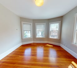 107 Oxford St, Unit 3 in Cambridge, MA - Building Photo - Building Photo