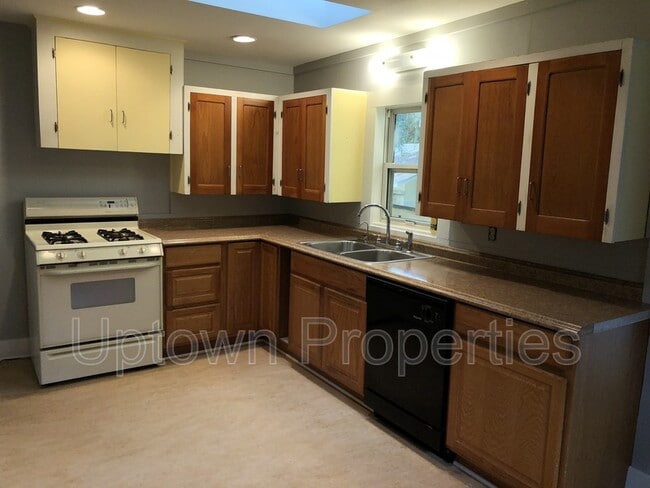 property at 3671 SE Tenino St