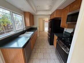 537 Covington Way in Livermore, CA - Foto de edificio - Building Photo