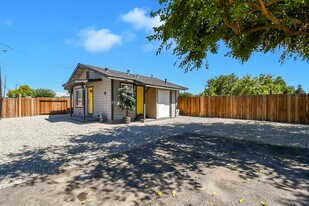 1848 14th St in Olivehurst, CA - Building Photo