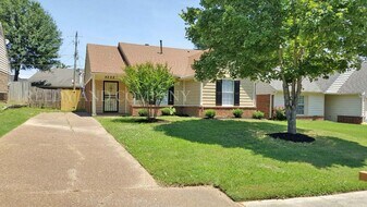 9298 Charly Hill Ln in Memphis, TN - Building Photo