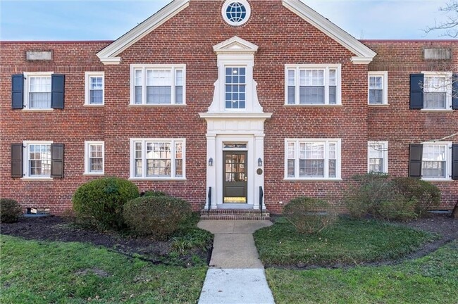 27 W Lock Ln in Richmond, VA - Building Photo - Building Photo