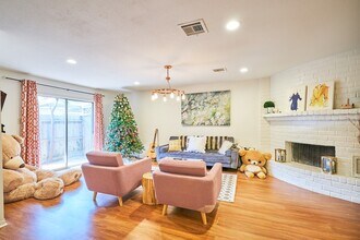 14704 Perthshire Rd in Houston, TX - Building Photo - Building Photo