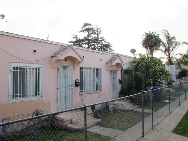 1647 W 38th Pl in Los Angeles, CA - Foto de edificio - Building Photo