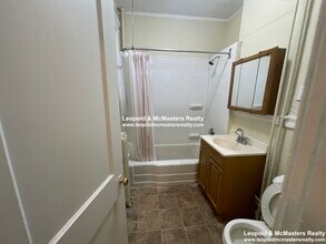 1114 Commonwealth Ave, Unit B in Boston, MA - Foto de edificio - Building Photo