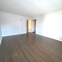 8845 Bronx Ave in Skokie, IL - Building Photo - Building Photo