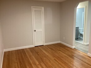 296 Lynn St, Unit #C in Peabody, MA - Building Photo - Building Photo