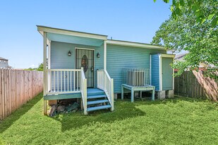 2331 Feliciana St in New Orleans, LA - Building Photo