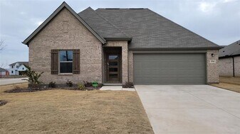 556 Meadow Run Dr in Van Alstyne, TX - Building Photo
