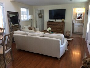 647 Seale Ave in Palo Alto, CA - Building Photo - Building Photo