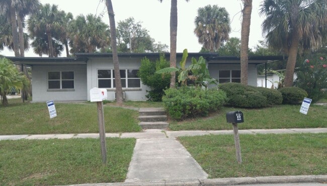 1019 Chipola Rd in Fort Pierce, FL - Building Photo - Building Photo