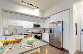 426 NE 28th St, Unit B1 in Miami, FL - Building Photo - Building Photo