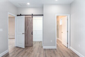 107 Owens Creek Rd in Asheville, NC - Building Photo - Building Photo