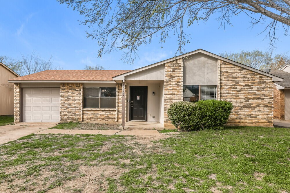 6937 Sandybrook Dr in Fort Worth, TX - Building Photo