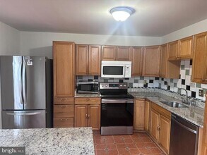 12150 Turnstone Ct in Silver Spring, MD - Building Photo - Building Photo