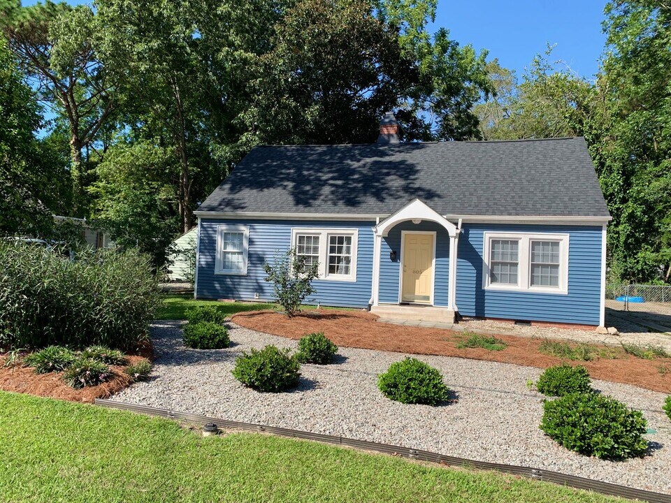 805 E 1st St in Greenville, NC - Building Photo