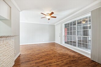 201 Emerson St in Houston, TX - Foto de edificio - Building Photo