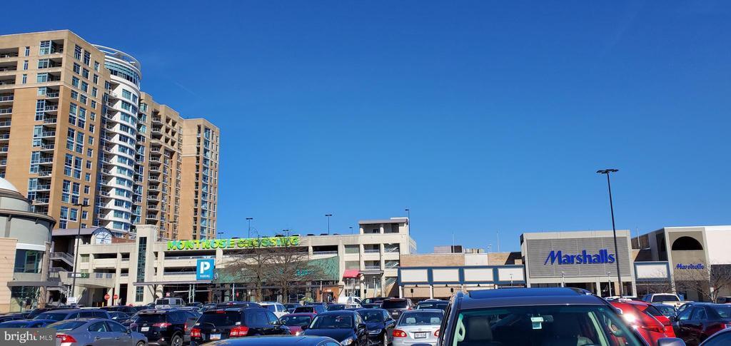 5750 Bou Ave in Rockville, MD - Building Photo
