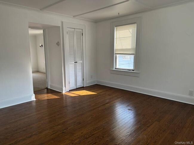 property at 31 Totten Pl