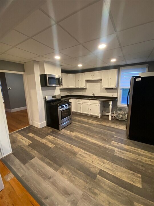 608 Saratoga St in Boston, MA - Building Photo