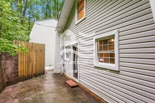 30 Forest Dr in Travelers Rest, SC - Building Photo