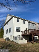 14 Effie Ln in Martinsburg, WV - Building Photo