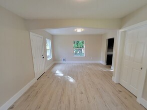 12835 SW Grant Ave in Portland, OR - Building Photo - Building Photo