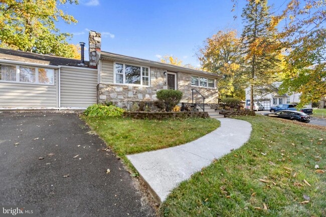 property at 1801 N Hills Ave