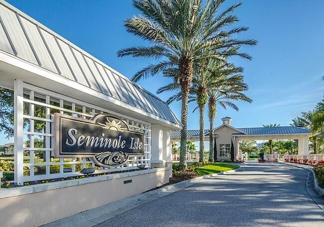 7296 Marathon Dr in Seminole, FL - Building Photo - Building Photo