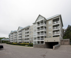 900 Bogart Mill Trl in Newmarket, ON - Building Photo