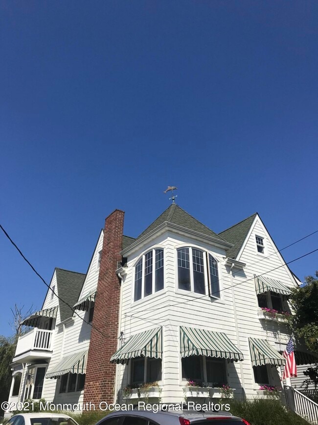 property at 72 Waterman Ave