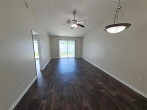 1891 Orange Blvd Way in Palm Harbor, FL - Foto de edificio - Building Photo