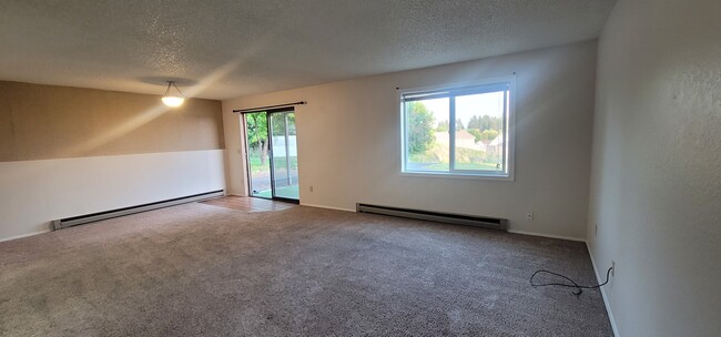 242 NW Sunrise Dr, Unit Lower in Pullman, WA - Foto de edificio - Building Photo