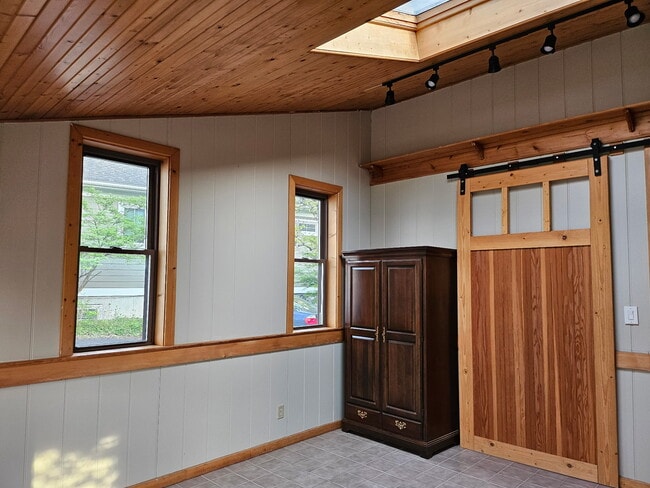 3530 Kroger Ave, Unit #1 in Cincinnati, OH - Building Photo - Building Photo