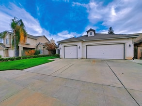 10848 N Bunker Hill Dr in Fresno, CA - Building Photo - Building Photo