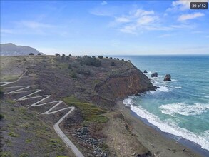 411 Dondee Way in Pacifica, CA - Building Photo - Building Photo