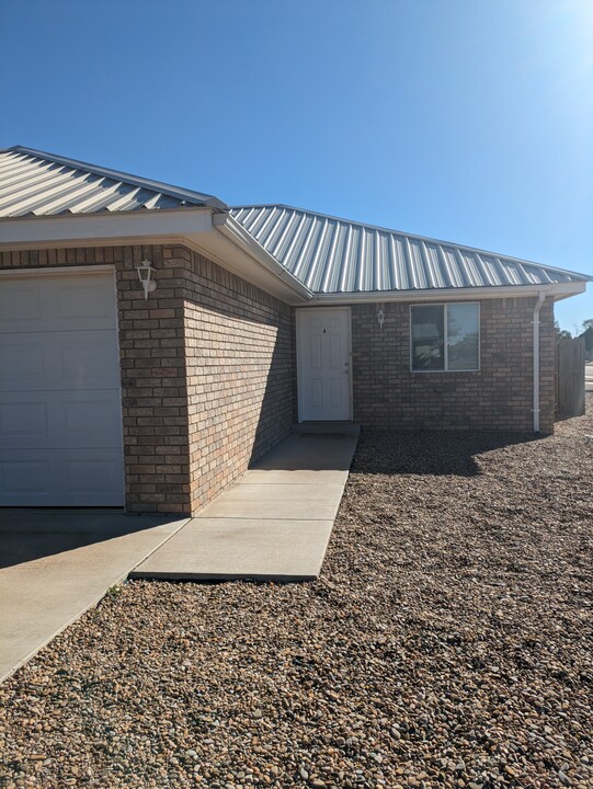 705 Ave B S in Farwell, TX - Building Photo