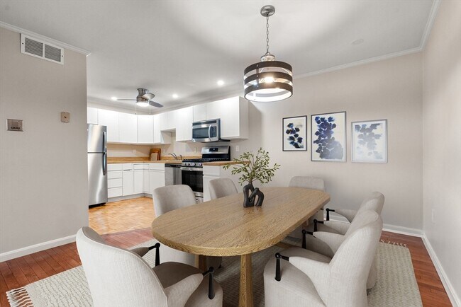 1216 Vfw Pky, Unit 40 in Boston, MA - Building Photo - Building Photo