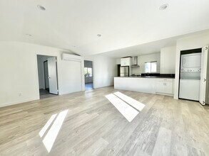 2429 W Ave 33 in Los Angeles, CA - Building Photo - Building Photo